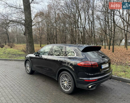 Черный Порше Каен, объемом двигателя 2.97 л и пробегом 249 тыс. км за 37000 $, фото 5 на Automoto.ua