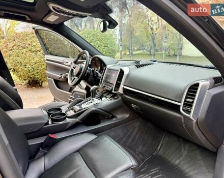 Черный Порше Каен, объемом двигателя 3 л и пробегом 140 тыс. км за 25900 $, фото 54 на Automoto.ua