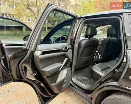 Черный Порше Каен, объемом двигателя 3 л и пробегом 140 тыс. км за 25900 $, фото 45 на Automoto.ua