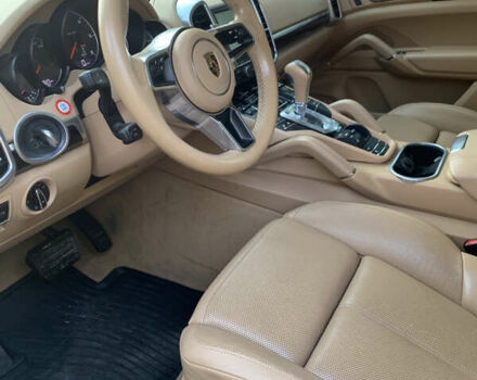 Черный Порше Каен, объемом двигателя 2.97 л и пробегом 194 тыс. км за 31300 $, фото 34 на Automoto.ua