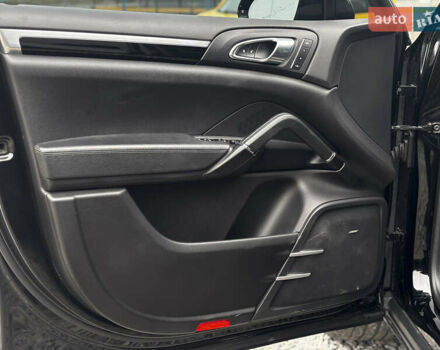 Черный Порше Каен, объемом двигателя 3.6 л и пробегом 100 тыс. км за 26500 $, фото 38 на Automoto.ua