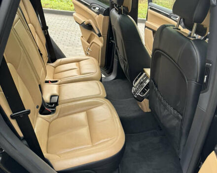 Черный Порше Каен, объемом двигателя 2.97 л и пробегом 249 тыс. км за 37000 $, фото 12 на Automoto.ua