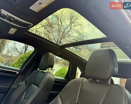 Черный Порше Каен, объемом двигателя 3 л и пробегом 140 тыс. км за 25900 $, фото 69 на Automoto.ua