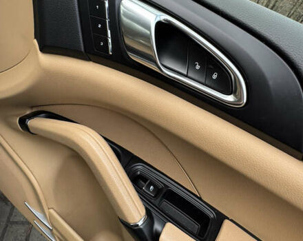 Черный Порше Каен, объемом двигателя 2.97 л и пробегом 249 тыс. км за 37000 $, фото 20 на Automoto.ua