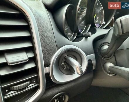 Черный Порше Каен, объемом двигателя 3 л и пробегом 140 тыс. км за 25900 $, фото 87 на Automoto.ua