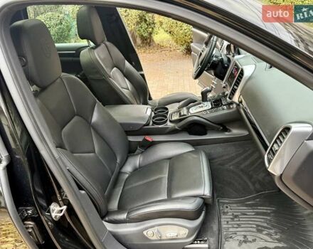 Черный Порше Каен, объемом двигателя 3 л и пробегом 140 тыс. км за 25900 $, фото 57 на Automoto.ua