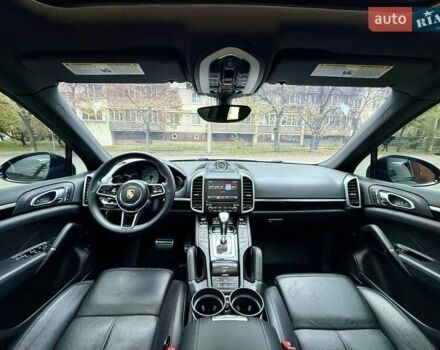 Черный Порше Каен, объемом двигателя 3 л и пробегом 140 тыс. км за 25900 $, фото 71 на Automoto.ua