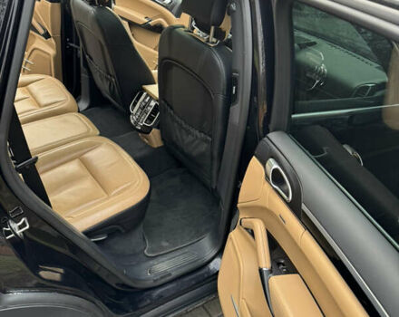 Черный Порше Каен, объемом двигателя 2.97 л и пробегом 249 тыс. км за 37000 $, фото 13 на Automoto.ua