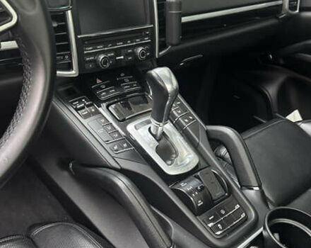 Чорний Порше Cayenne, об'ємом двигуна 3.6 л та пробігом 155 тис. км за 29999 $, фото 6 на Automoto.ua