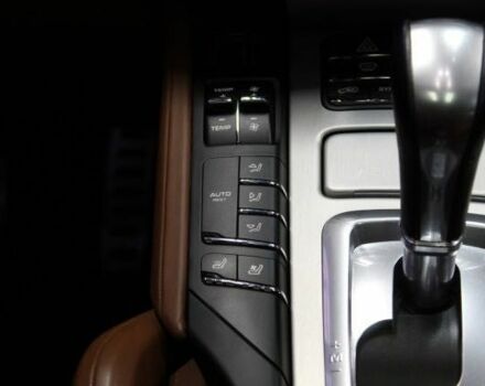 Черный Порше Каен, объемом двигателя 3.6 л и пробегом 132 тыс. км за 25500 $, фото 18 на Automoto.ua