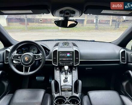 Черный Порше Каен, объемом двигателя 3 л и пробегом 140 тыс. км за 25900 $, фото 70 на Automoto.ua