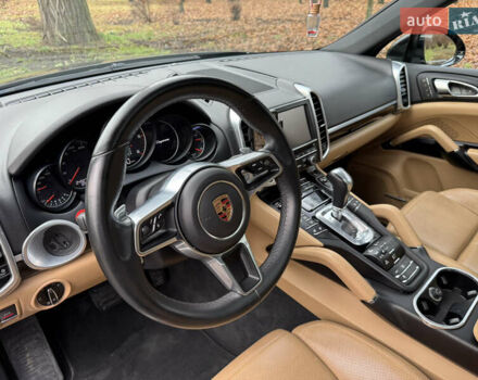 Черный Порше Каен, объемом двигателя 2.97 л и пробегом 249 тыс. км за 37000 $, фото 22 на Automoto.ua