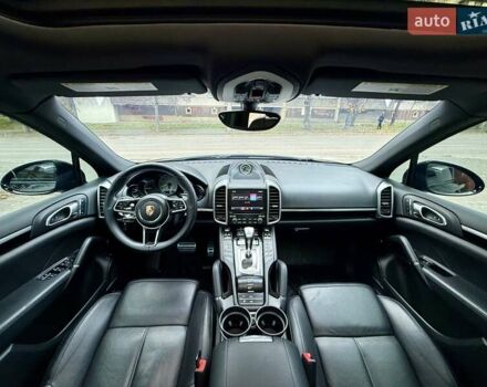 Черный Порше Каен, объемом двигателя 3 л и пробегом 140 тыс. км за 25900 $, фото 72 на Automoto.ua