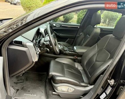 Черный Порше Каен, объемом двигателя 3 л и пробегом 140 тыс. км за 25900 $, фото 62 на Automoto.ua