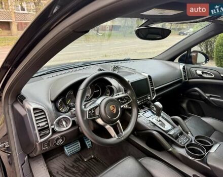Черный Порше Каен, объемом двигателя 3 л и пробегом 140 тыс. км за 25900 $, фото 64 на Automoto.ua