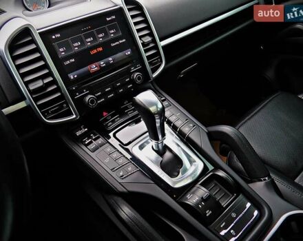 Чорний Порше Cayenne, об'ємом двигуна 3.6 л та пробігом 111 тис. км за 29900 $, фото 16 на Automoto.ua
