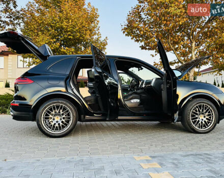 Черный Порше Каен, объемом двигателя 2.97 л и пробегом 131 тыс. км за 37999 $, фото 87 на Automoto.ua