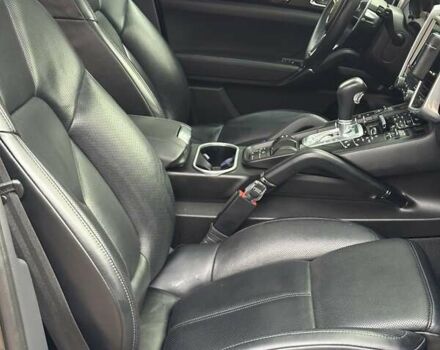 Черный Порше Каен, объемом двигателя 3.6 л и пробегом 64 тыс. км за 28999 $, фото 72 на Automoto.ua