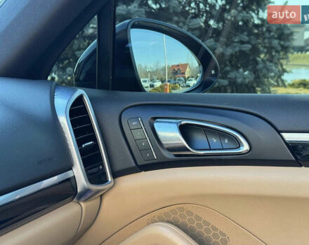 Чорний Порше Cayenne, об'ємом двигуна 3 л та пробігом 155 тис. км за 38000 $, фото 9 на Automoto.ua