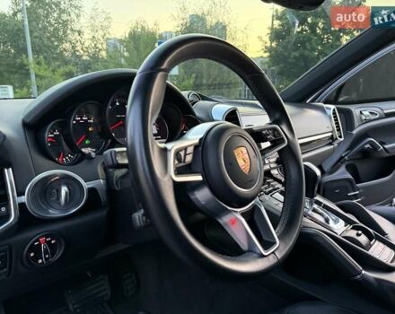 Черный Порше Каен, объемом двигателя 3.6 л и пробегом 99 тыс. км за 34000 $, фото 24 на Automoto.ua