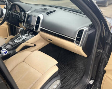 Чорний Порше Cayenne, об'ємом двигуна 3 л та пробігом 230 тис. км за 41000 $, фото 18 на Automoto.ua