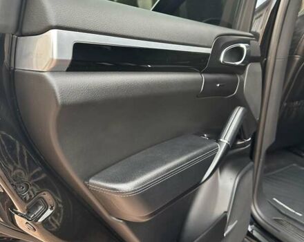 Черный Порше Каен, объемом двигателя 3.6 л и пробегом 64 тыс. км за 28999 $, фото 3 на Automoto.ua