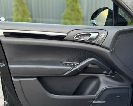 Черный Порше Каен, объемом двигателя 3.6 л и пробегом 113 тыс. км за 29500 $, фото 25 на Automoto.ua