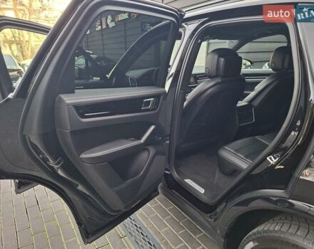 Черный Порше Каен, объемом двигателя 2.89 л и пробегом 114 тыс. км за 55555 $, фото 17 на Automoto.ua