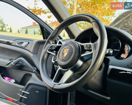 Черный Порше Каен, объемом двигателя 2.97 л и пробегом 131 тыс. км за 37999 $, фото 31 на Automoto.ua