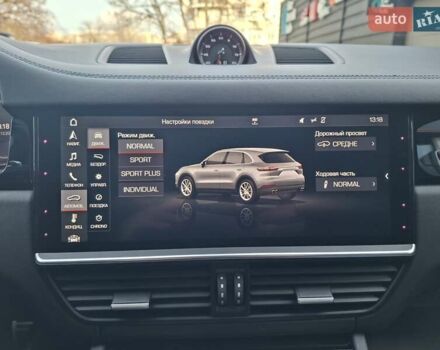 Черный Порше Каен, объемом двигателя 2.89 л и пробегом 114 тыс. км за 55555 $, фото 13 на Automoto.ua