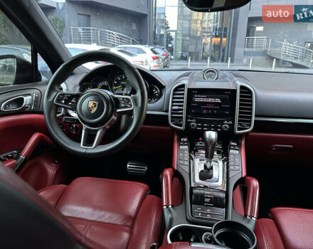 Черный Порше Каен, объемом двигателя 3 л и пробегом 180 тыс. км за 34800 $, фото 37 на Automoto.ua