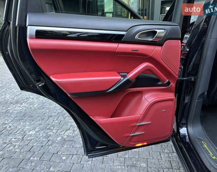 Черный Порше Каен, объемом двигателя 3 л и пробегом 180 тыс. км за 34800 $, фото 19 на Automoto.ua