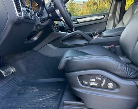 Порше Каен 2017 в Киеве на Automoto.ua Черный Порше Каен, объемом двигателя 2.9 л и пробегом 110 тыс. км за 68500 $, фото 21 на Automoto.ua