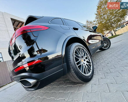 Черный Порше Каен, объемом двигателя 2.97 л и пробегом 131 тыс. км за 37999 $, фото 44 на Automoto.ua