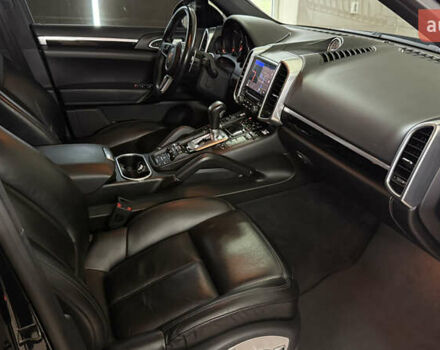 Чорний Порше Cayenne, об'ємом двигуна 3 л та пробігом 146 тис. км за 45500 $, фото 27 на Automoto.ua