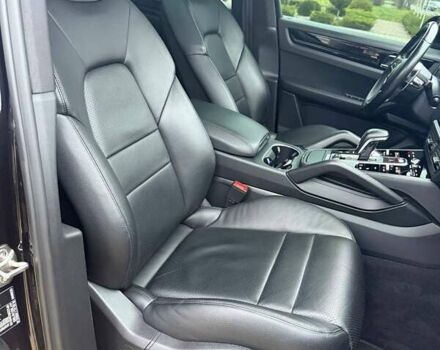 Чорний Порше Cayenne, об'ємом двигуна 3 л та пробігом 133 тис. км за 58000 $, фото 18 на Automoto.ua