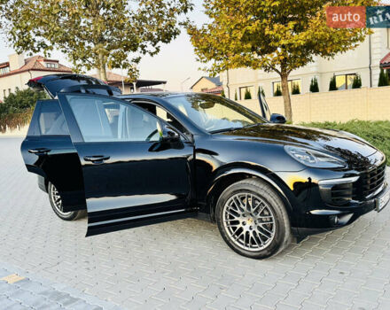 Черный Порше Каен, объемом двигателя 2.97 л и пробегом 131 тыс. км за 37999 $, фото 71 на Automoto.ua