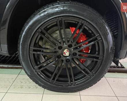 Чорний Порше Cayenne, об'ємом двигуна 3 л та пробігом 146 тис. км за 45500 $, фото 10 на Automoto.ua