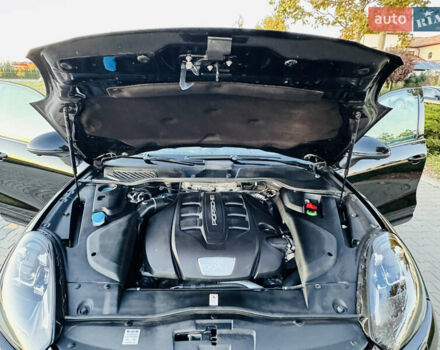 Черный Порше Каен, объемом двигателя 2.97 л и пробегом 131 тыс. км за 37999 $, фото 53 на Automoto.ua