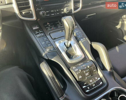 Черный Порше Каен, объемом двигателя 3.6 л и пробегом 88 тыс. км за 40000 $, фото 17 на Automoto.ua