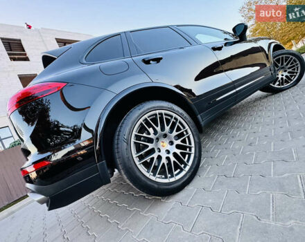 Черный Порше Каен, объемом двигателя 2.97 л и пробегом 131 тыс. км за 37999 $, фото 45 на Automoto.ua