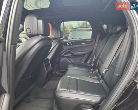 Черный Порше Каен, объемом двигателя 2.89 л и пробегом 114 тыс. км за 55555 $, фото 18 на Automoto.ua