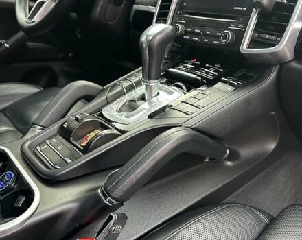 Черный Порше Каен, объемом двигателя 3.6 л и пробегом 64 тыс. км за 28999 $, фото 68 на Automoto.ua