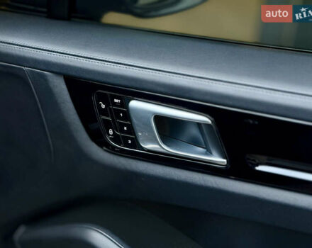 Чорний Порше Cayenne, об'ємом двигуна 2.9 л та пробігом 99 тис. км за 70000 $, фото 19 на Automoto.ua