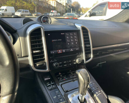 Черный Порше Каен, объемом двигателя 3.6 л и пробегом 88 тыс. км за 40000 $, фото 16 на Automoto.ua