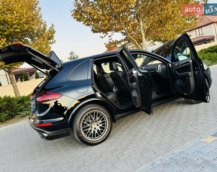 Черный Порше Каен, объемом двигателя 2.97 л и пробегом 131 тыс. км за 37999 $, фото 62 на Automoto.ua