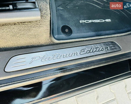 Черный Порше Каен, объемом двигателя 2.97 л и пробегом 131 тыс. км за 37999 $, фото 61 на Automoto.ua