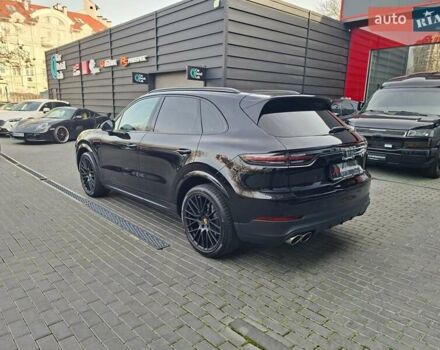 Черный Порше Каен, объемом двигателя 2.89 л и пробегом 114 тыс. км за 55555 $, фото 5 на Automoto.ua