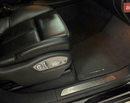 Чорний Порше Cayenne, об'ємом двигуна 3 л та пробігом 146 тис. км за 45500 $, фото 31 на Automoto.ua