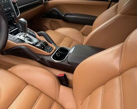 Чорний Порше Cayenne, об'ємом двигуна 3.6 л та пробігом 58 тис. км за 50000 $, фото 1 на Automoto.ua